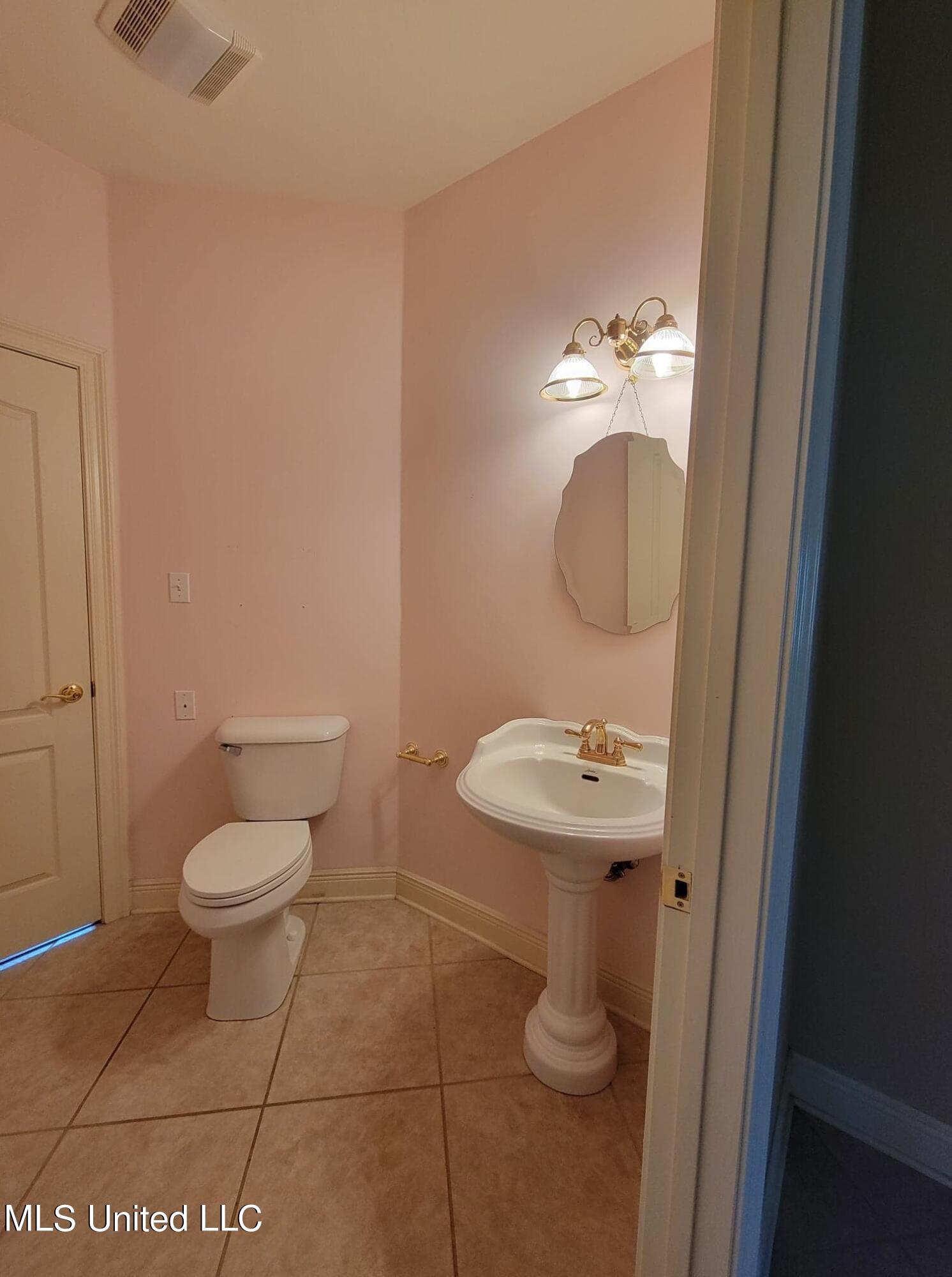 18 Paper Shell Road Carriere, MS 39426 - Photo 18 of 56 15 Half Bath - Guest Powder room