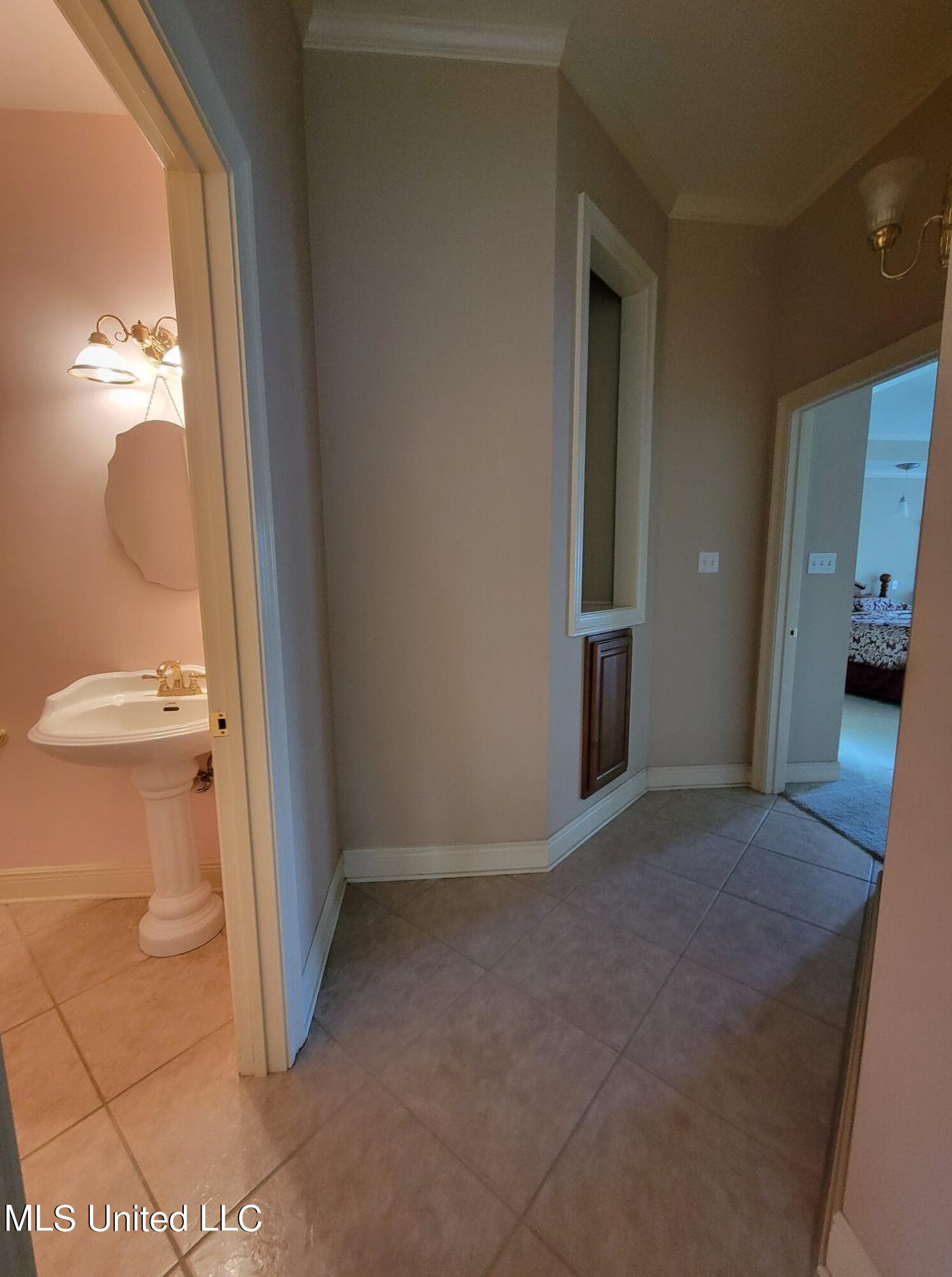 18 Paper Shell Road Carriere, MS 39426 - Photo 27 of 56 22 Hallway to Master Bedroom