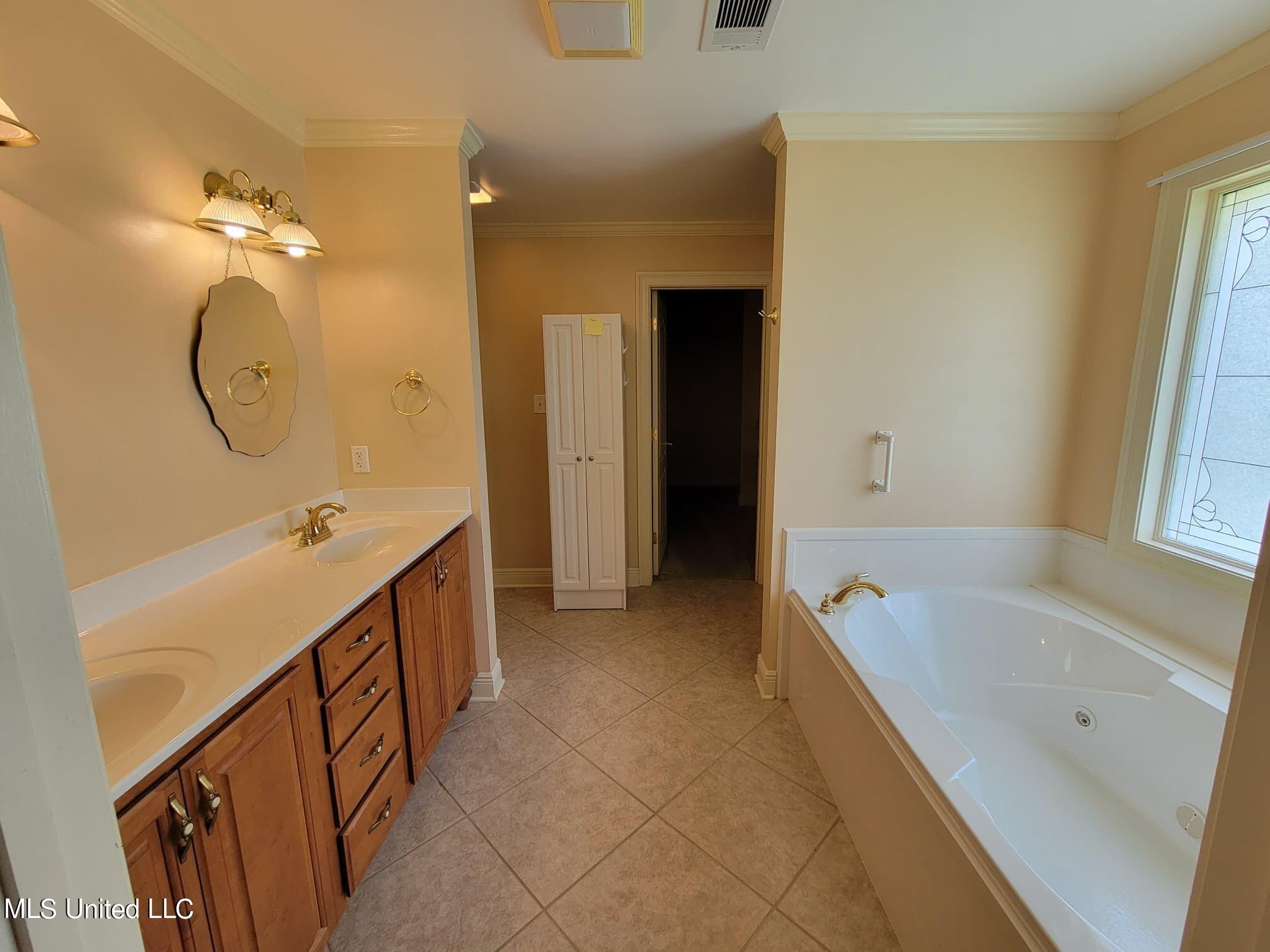 18 Paper Shell Road Carriere, MS 39426 - Photo 31 of 56 23 Master Bathroom 1