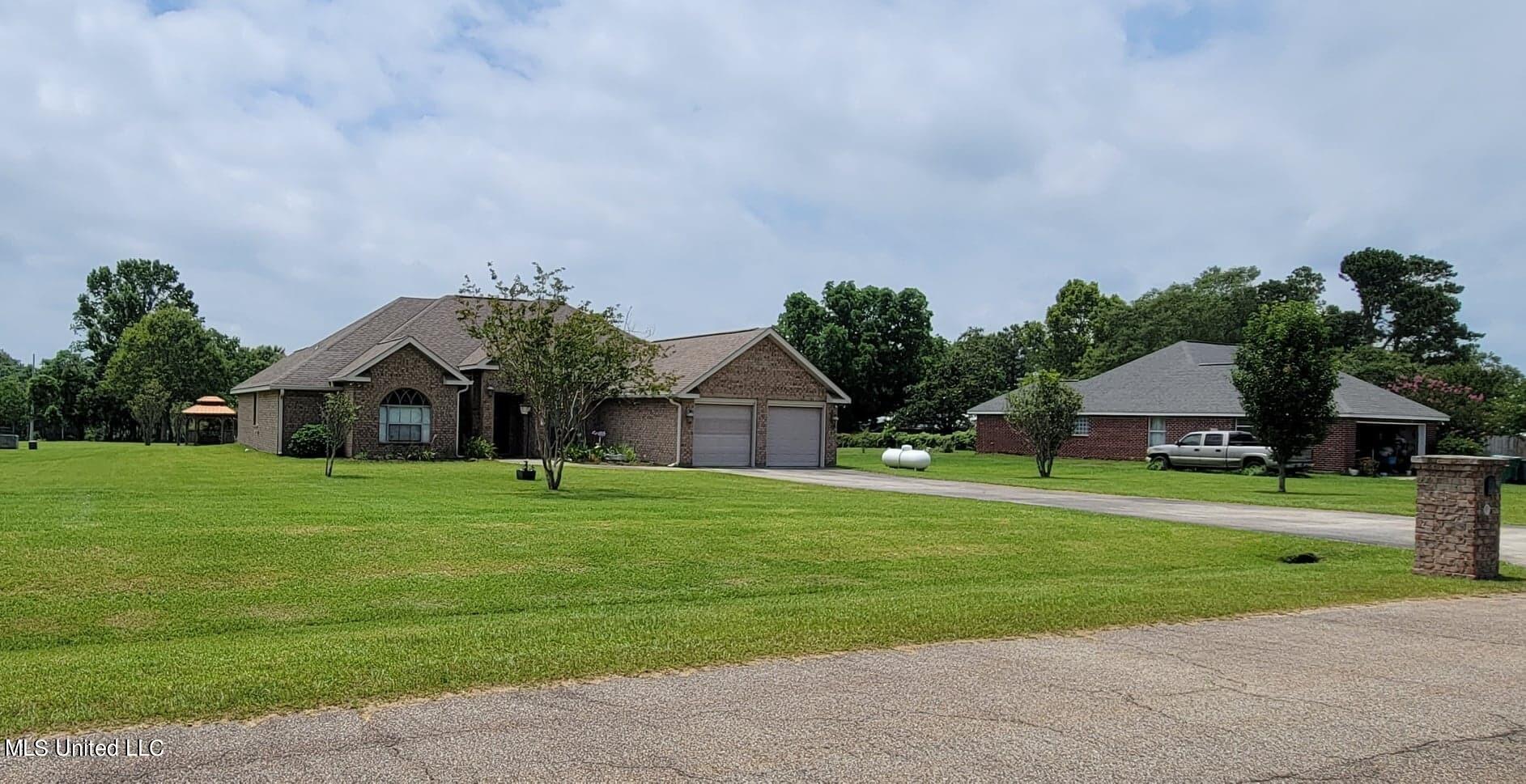 18 Paper Shell Road Carriere, MS 39426 - Photo 4 of 56 3 front of house 3