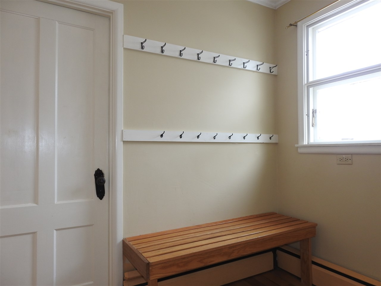 19 Crescent Street Rutland, VT 05701 - Photo 3 of 22 Gallery Image 3