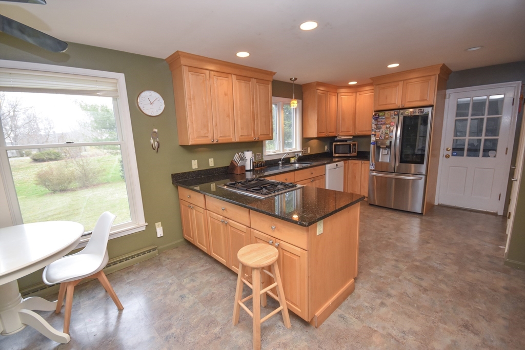 151 Rolling Ridge Road Amherst, MA 01002 - Photo 8 of 38 Gallery Image 8