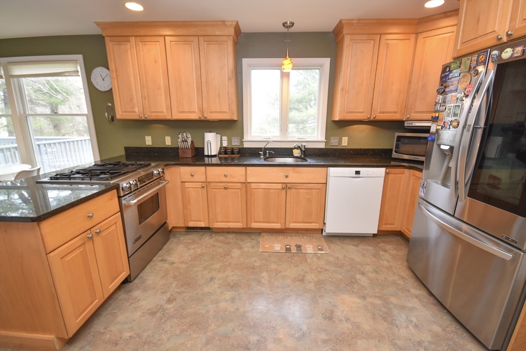 151 Rolling Ridge Road Amherst, MA 01002 - Photo 9 of 38 Gallery Image 9