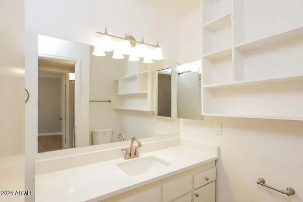 $2,215 | 7030 South 42nd Street, Phoenix, AZ 85042