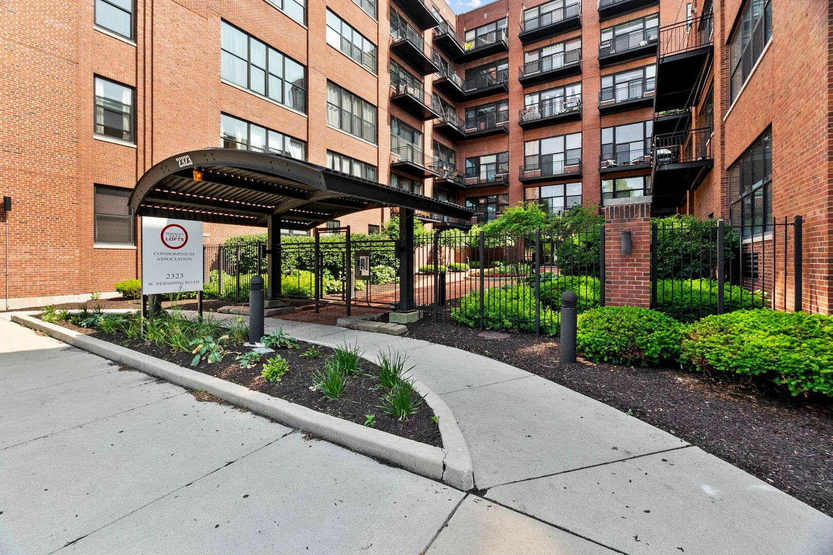2323 West Pershing Road, Unit 132 Chicago, IL 60609 - Photo 2 of 26