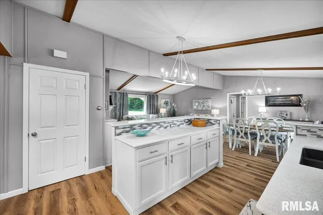 $285,000 | 1065 Lakeview Road South, Dahinda, IL 61428