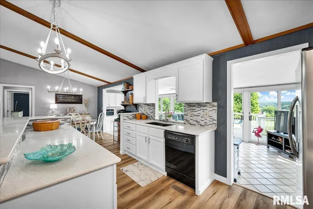 $285,000 | 1065 Lakeview Road South, Dahinda, IL 61428