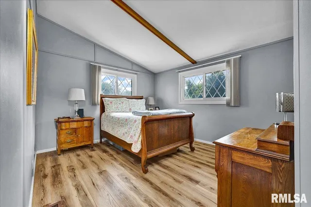 $285,000 | 1065 Lakeview Road South, Dahinda, IL 61428