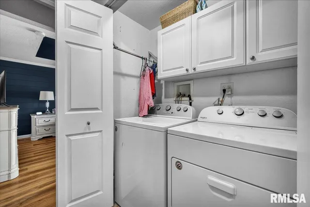 $285,000 | 1065 Lakeview Road South, Dahinda, IL 61428