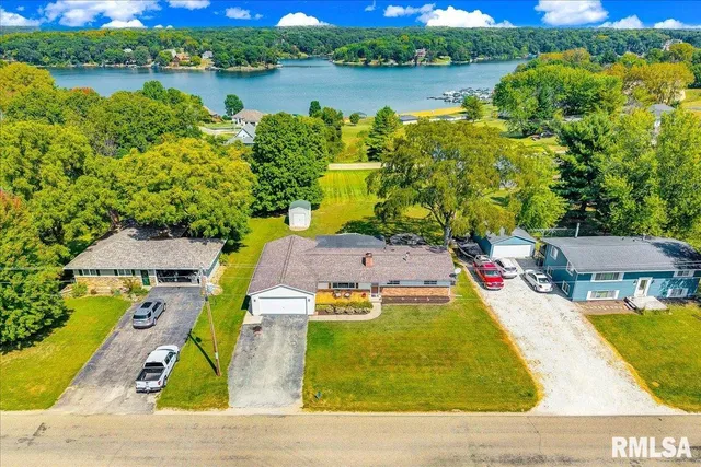 $285,000 | 1065 Lakeview Road South, Dahinda, IL 61428