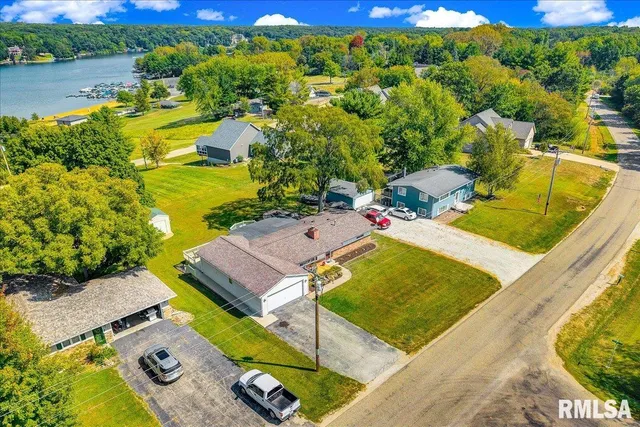 $285,000 | 1065 Lakeview Road South, Dahinda, IL 61428