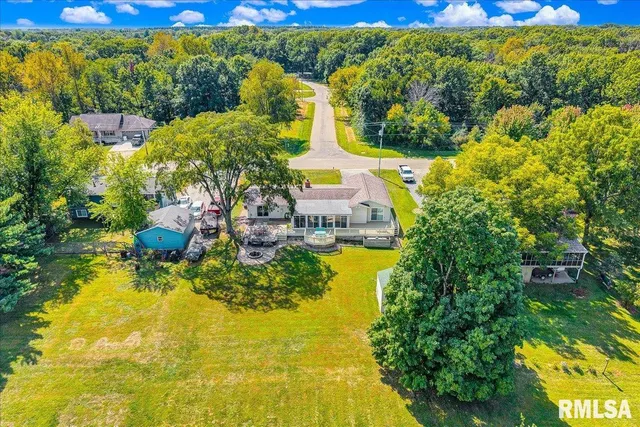 $285,000 | 1065 Lakeview Road South, Dahinda, IL 61428