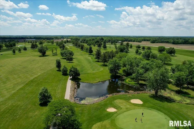 $285,000 | 1065 Lakeview Road South, Dahinda, IL 61428