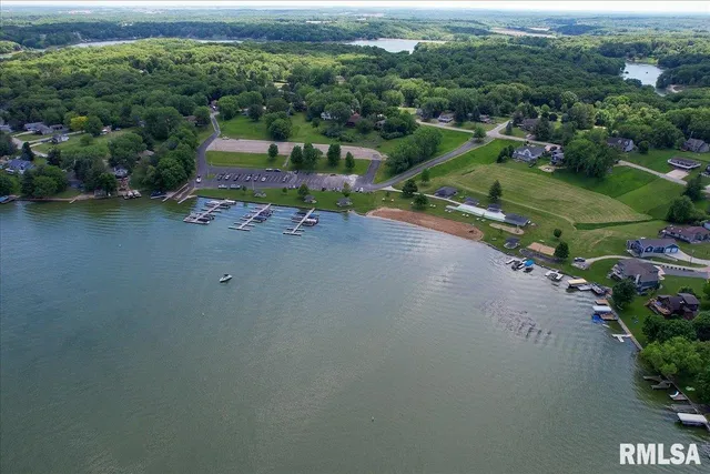 $285,000 | 1065 Lakeview Road South, Dahinda, IL 61428