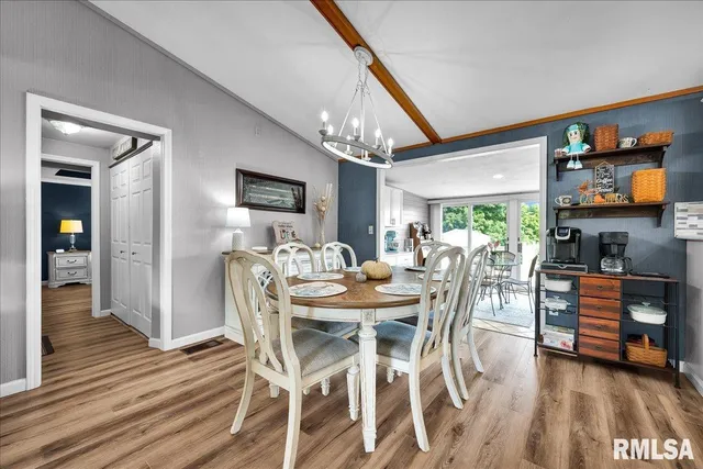 $285,000 | 1065 Lakeview Road South, Dahinda, IL 61428