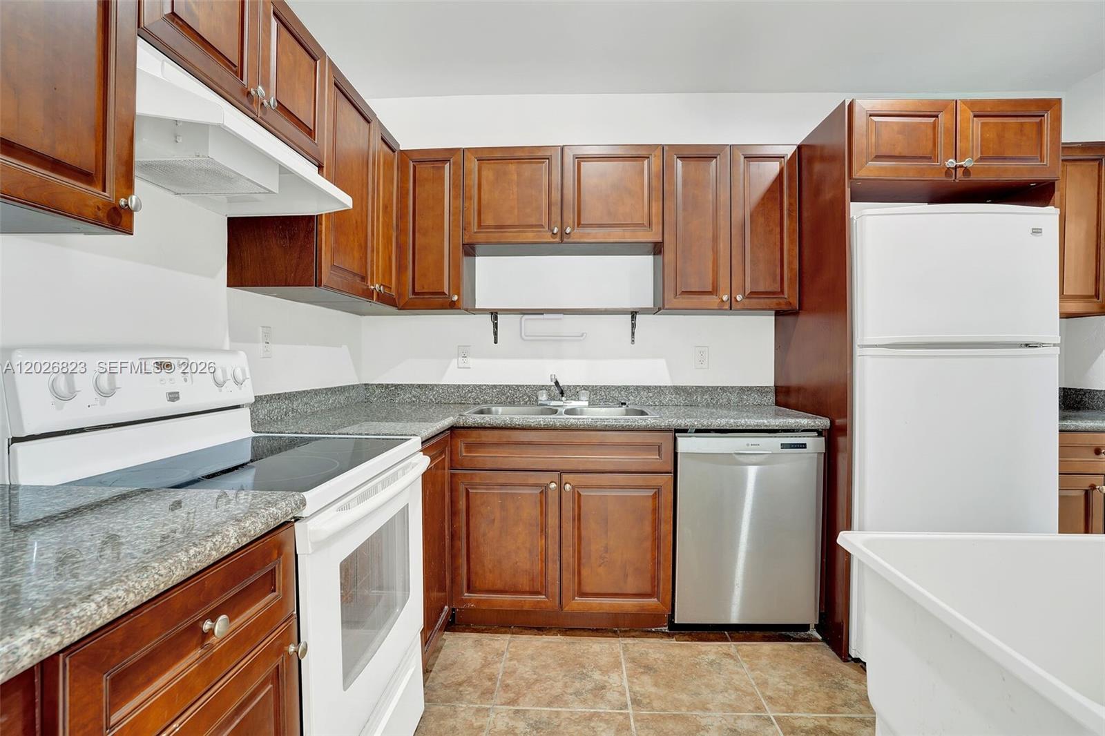 5985 Southwest 41st Street, Unit FRONT Miami, FL 33155 - Photo 2 of 19
