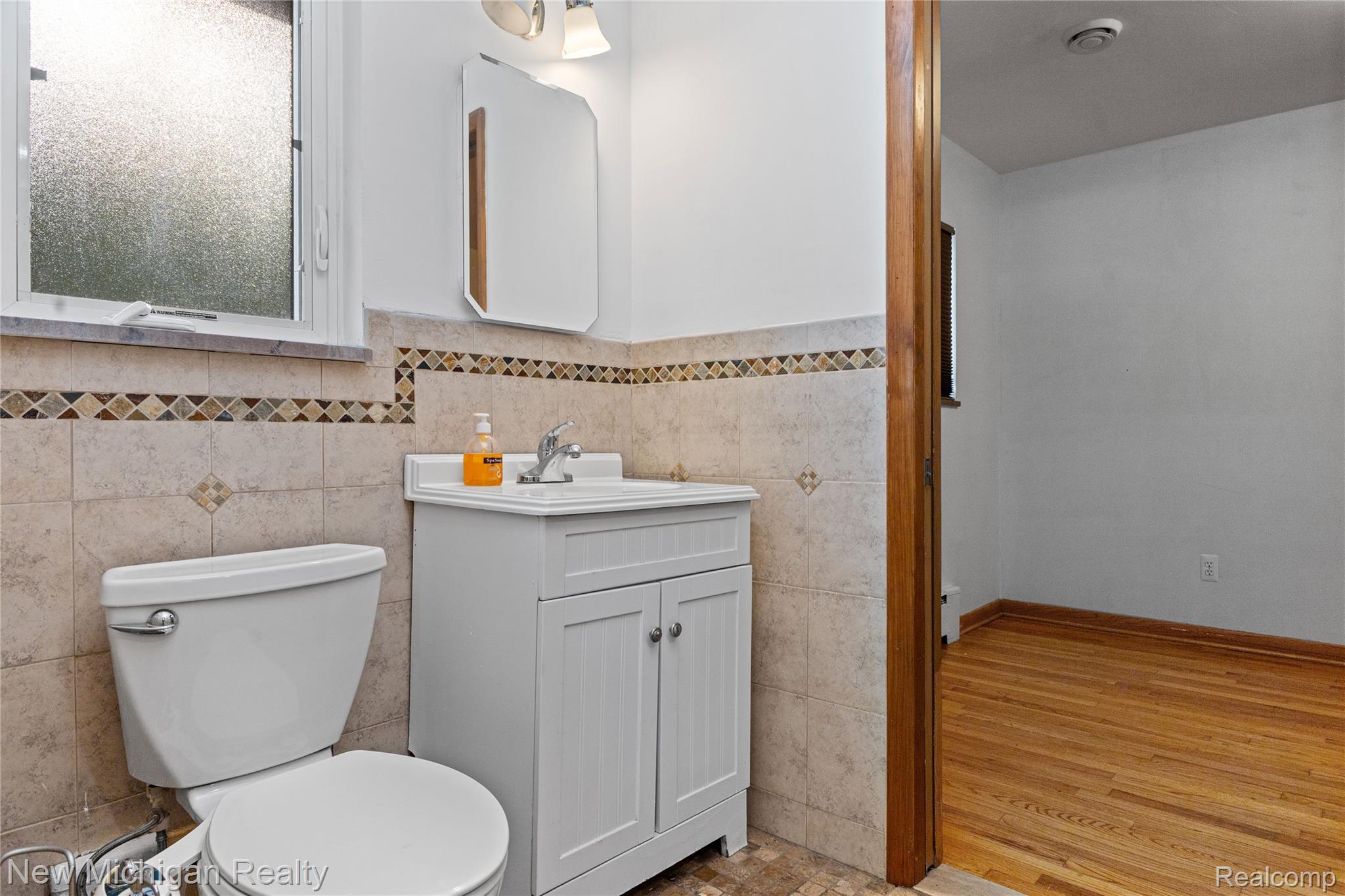 8359 Chicago Road South Warren, MI 48093 - Photo 36 of 74