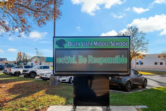 $4,400 | 717 Delaney Parkway, Oakley, CA 94561