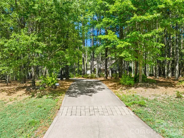 $1,200,000 | 6830 Goose Point Drive, Denver, NC 28037