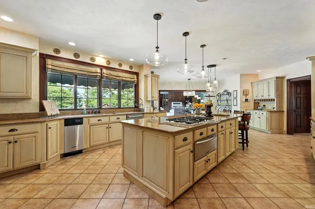 $1,590,000 | 2341 South Paxton Drive, Warsaw, IN 46580