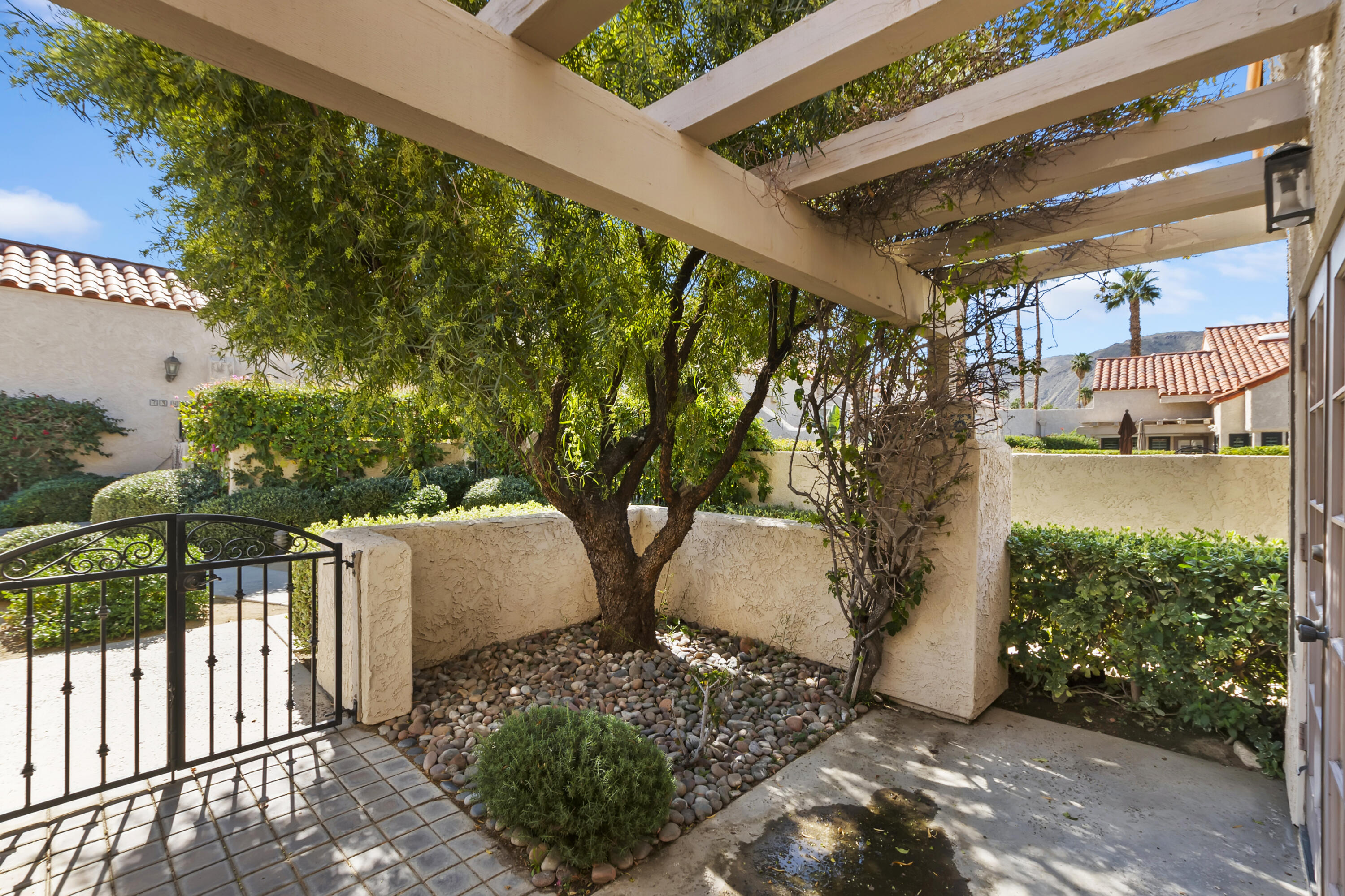 73472 Shadow Mountain Drive Palm Desert, CA 92260 - Photo 6 of 35