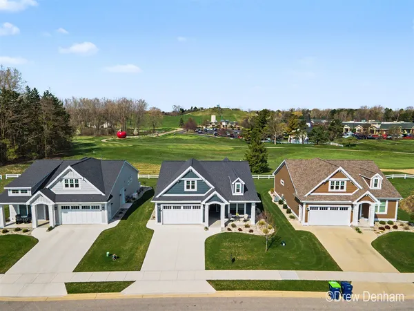 $679,900 | 4219 Village Green, Freeland, MI 48623