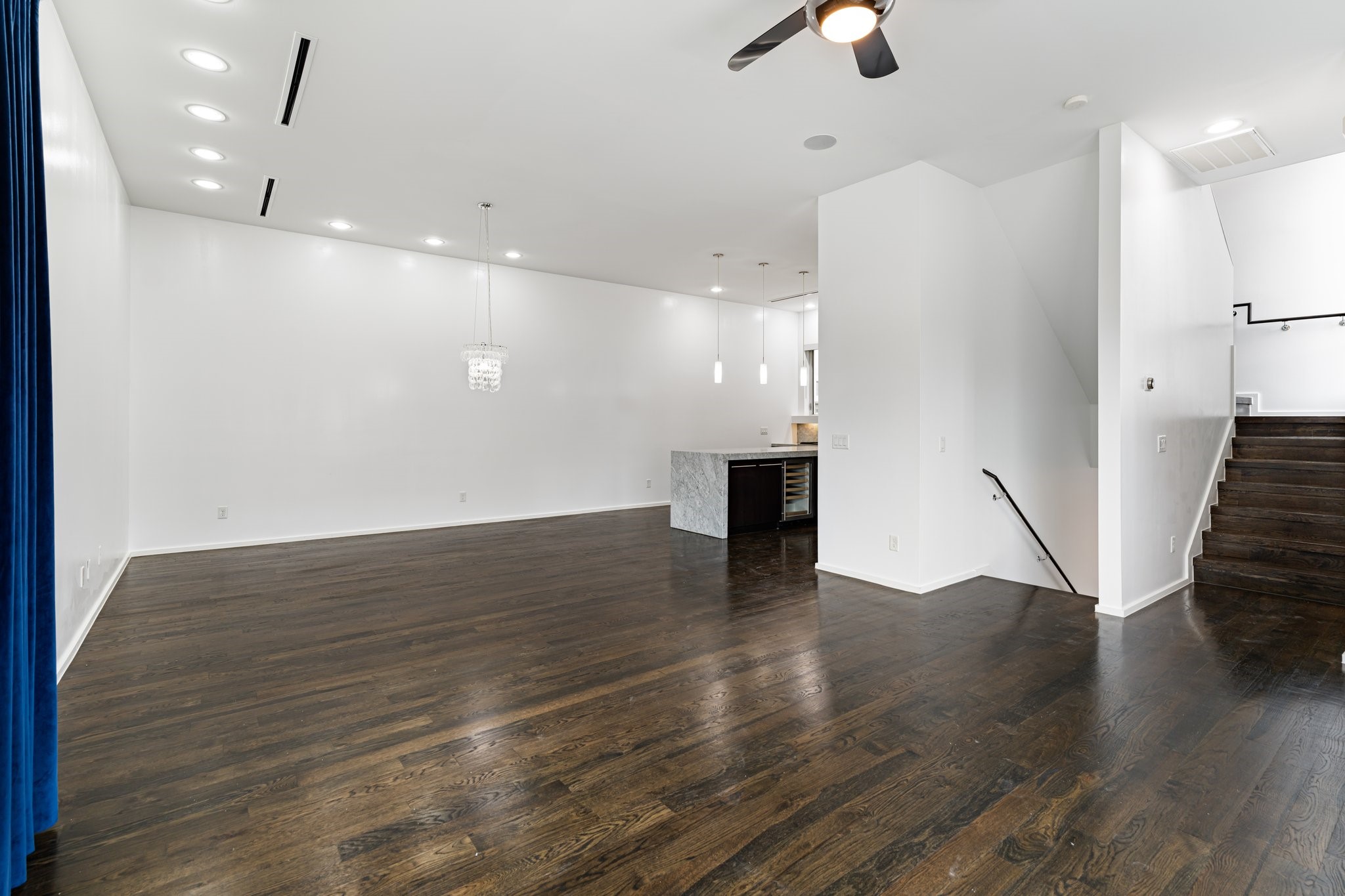 1728 Michigan Street, Unit B Houston, TX 77006 - Photo 4 of 24 The main living/dining area, which opens up to the kitchen, is on the second floor.
