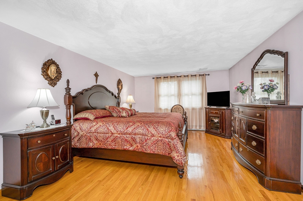 80 Sesame Street Tewksbury, MA 01876 - Photo 13 of 39