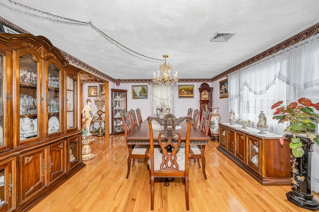 80 Sesame Street Tewksbury, MA 01876 - Photo 3 of 39