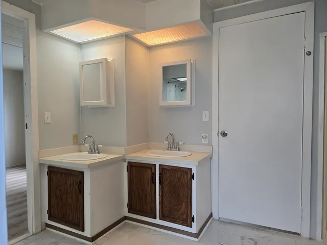 $145,000 | 20 Woodland Park, Shelton, CT 06484