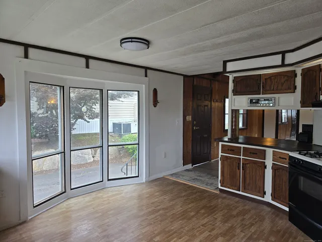 $145,000 | 20 Woodland Park, Shelton, CT 06484