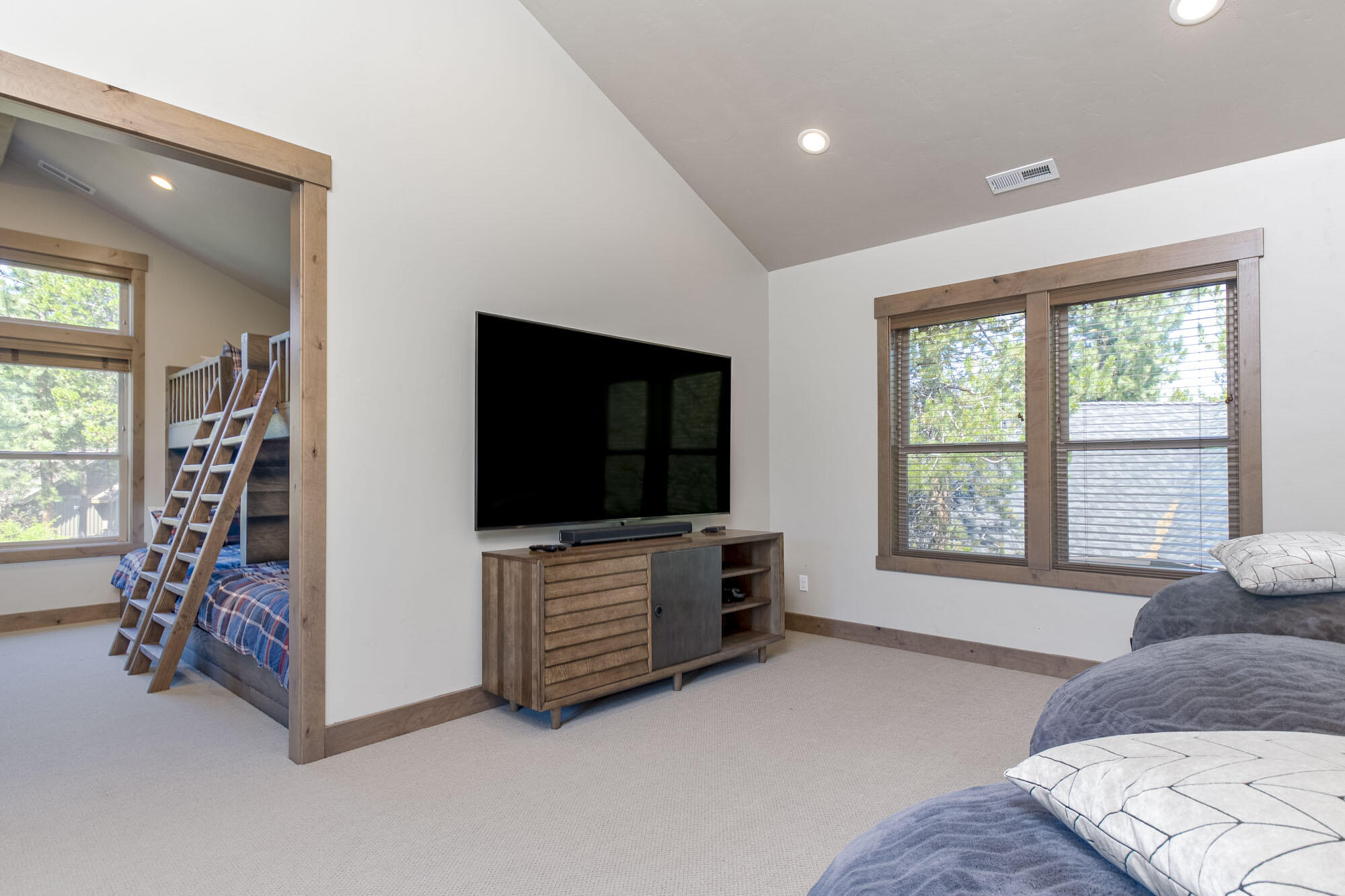 56462 Sunstone Loop Bend, OR 97707 - Photo 32 of 60 Bedroom #4