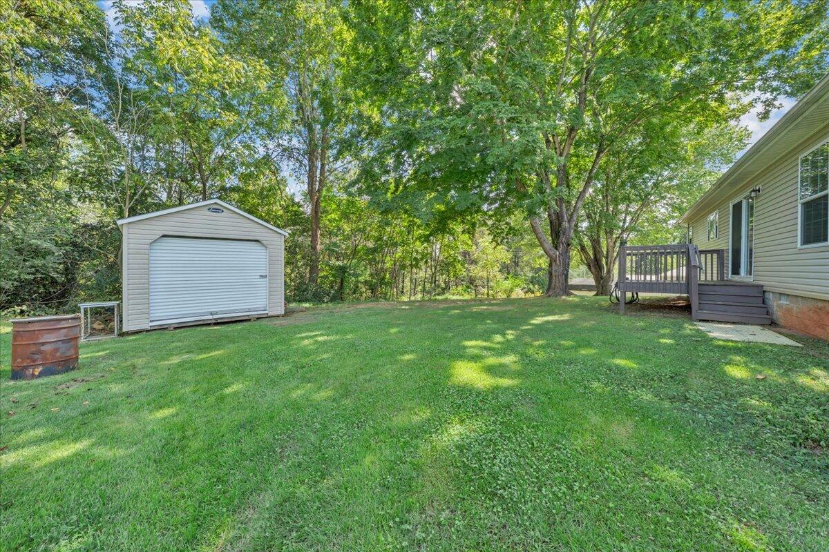 106 Crest Court Blue Ridge, VA 24064 - Photo 35 of 43 36-MIB03500
