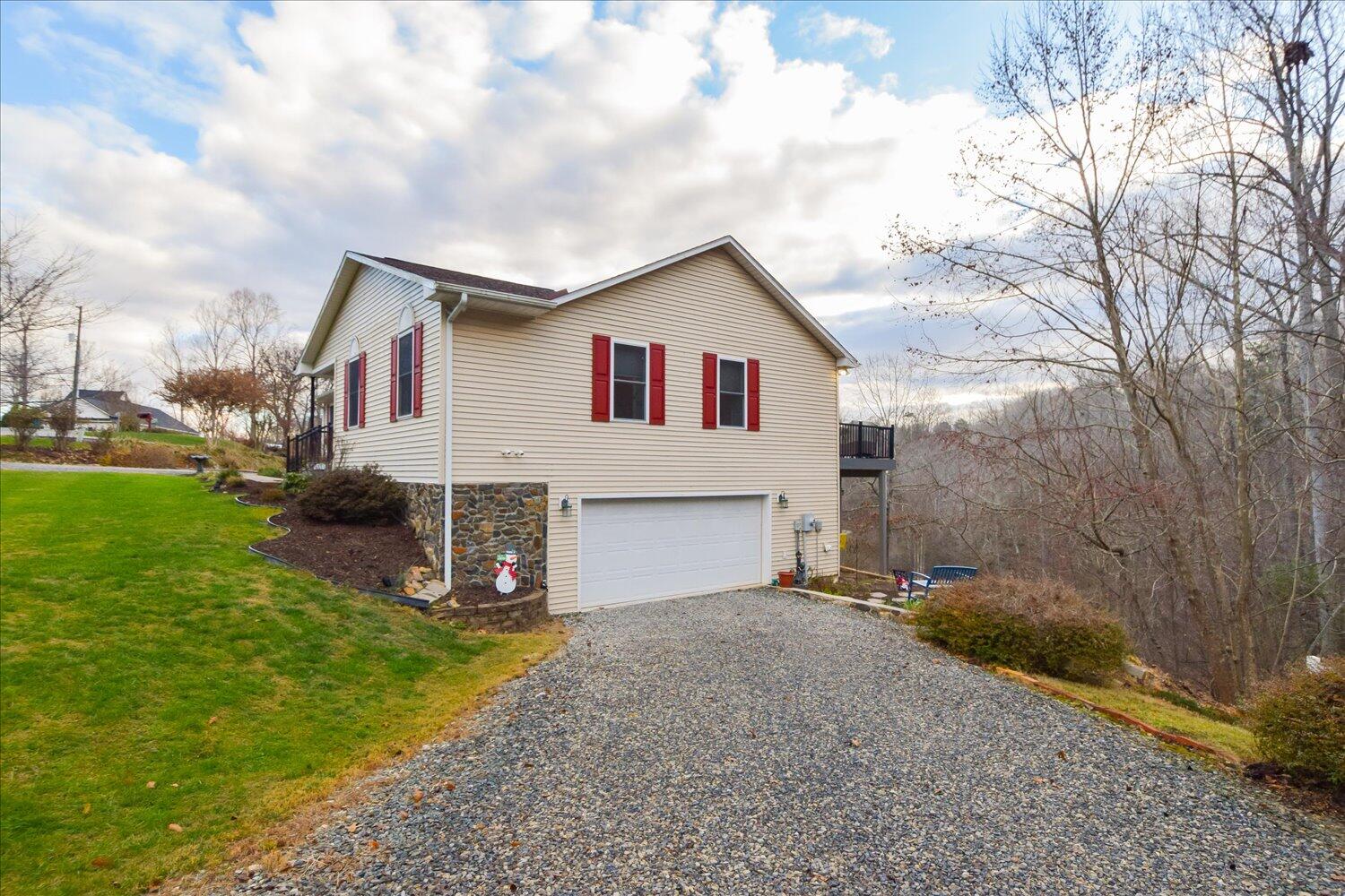 230 Forest Edge Road Wirtz, VA 24184 - Photo 30 of 46 26-230 Forest Edge-26
