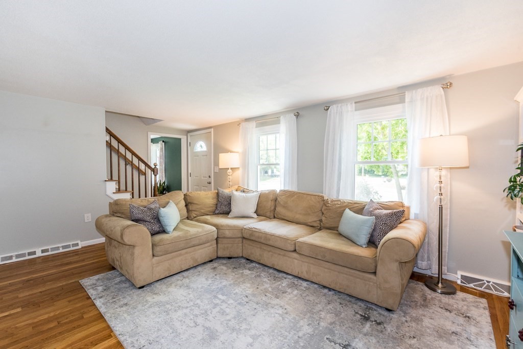 6 Old Farm Road Mansfield, MA 02048 - Photo 12 of 34 Gallery Image 12
