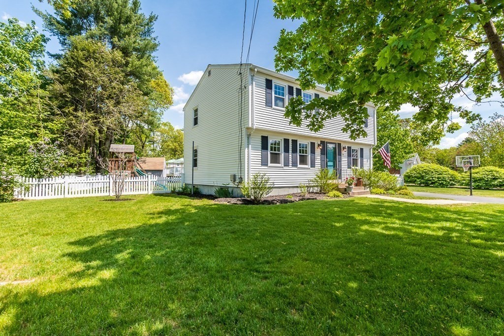 6 Old Farm Road Mansfield, MA 02048 - Photo 3 of 34 Gallery Image 3