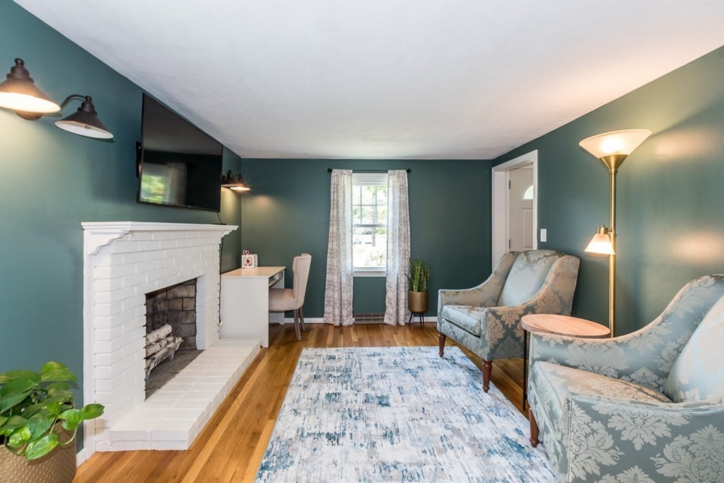 6 Old Farm Road Mansfield, MA 02048 - Photo 4 of 34 Gallery Image 4