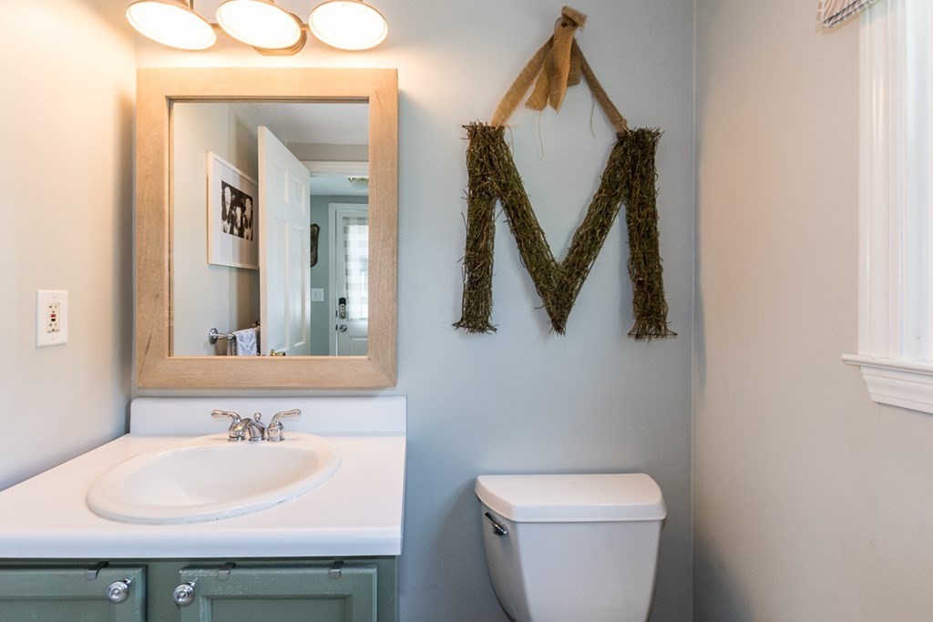 6 Old Farm Road Mansfield, MA 02048 - Photo 6 of 34 Gallery Image 6