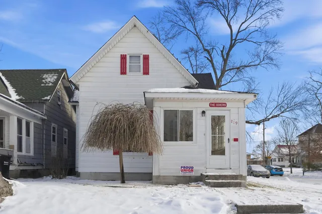 $179,900 | 219 South Harrison Street, Garrett, IN 46738