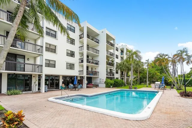 $2,295 | 2707 Northeast 14th Street Causeway, Unit 305, Pompano Beach, FL 33062