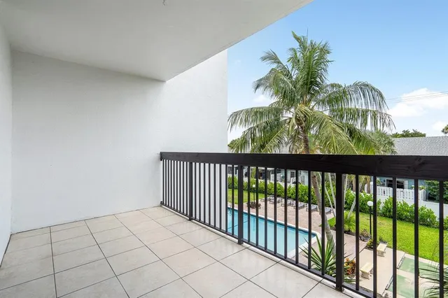 $2,295 | 2707 Northeast 14th Street Causeway, Unit 305, Pompano Beach, FL 33062