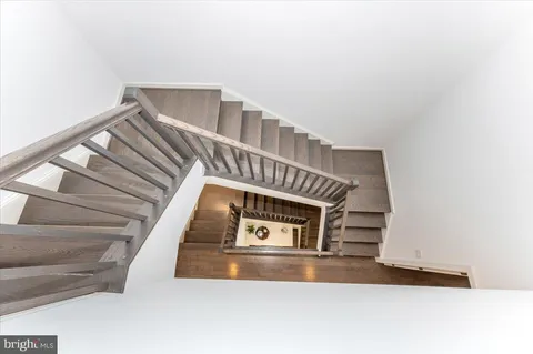 a view of livingroom with furniture