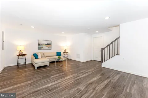 a house view with a outdoor space