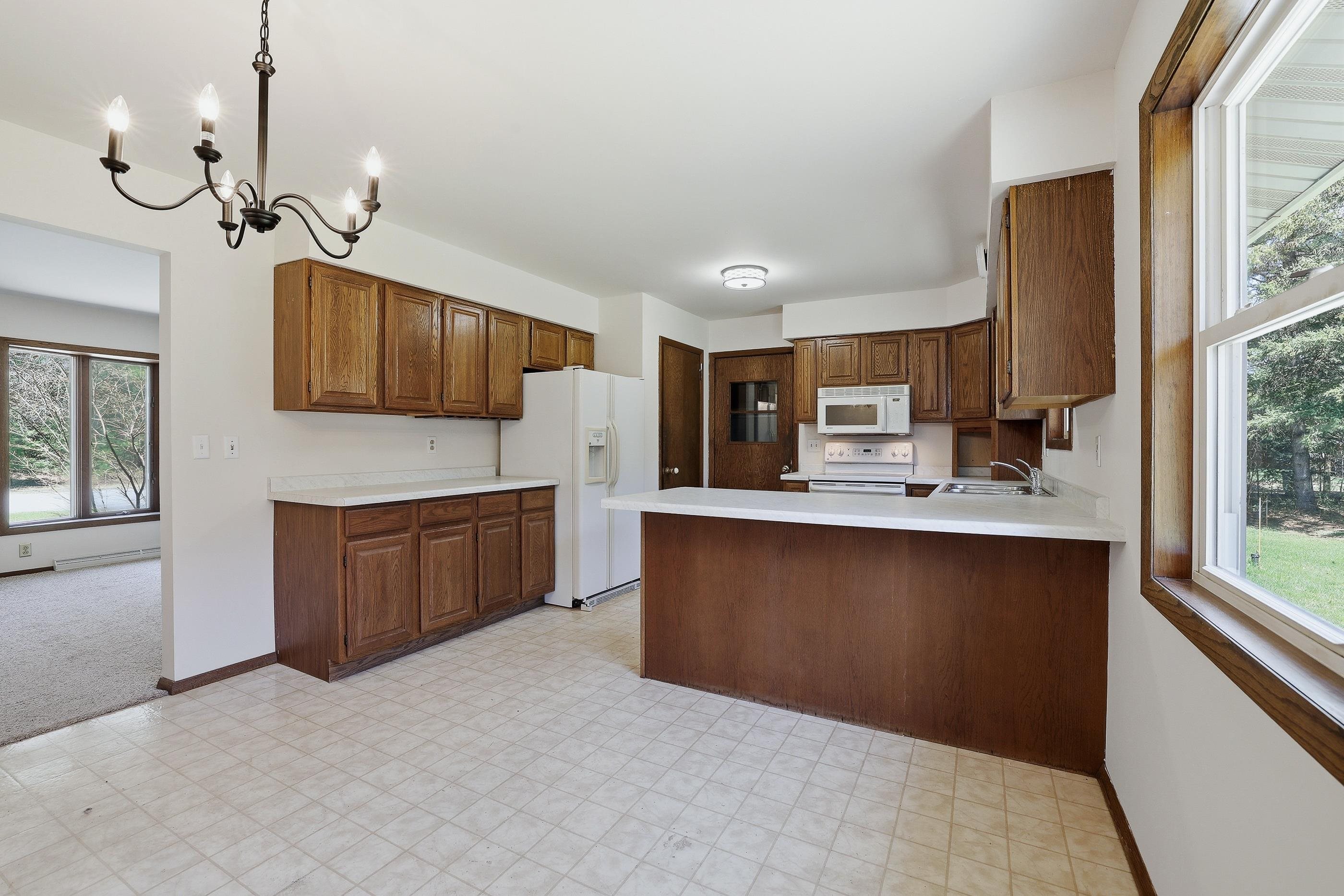 1835 Edgewood Lane Stevens Point, WI 54482 - Photo 10 of 52