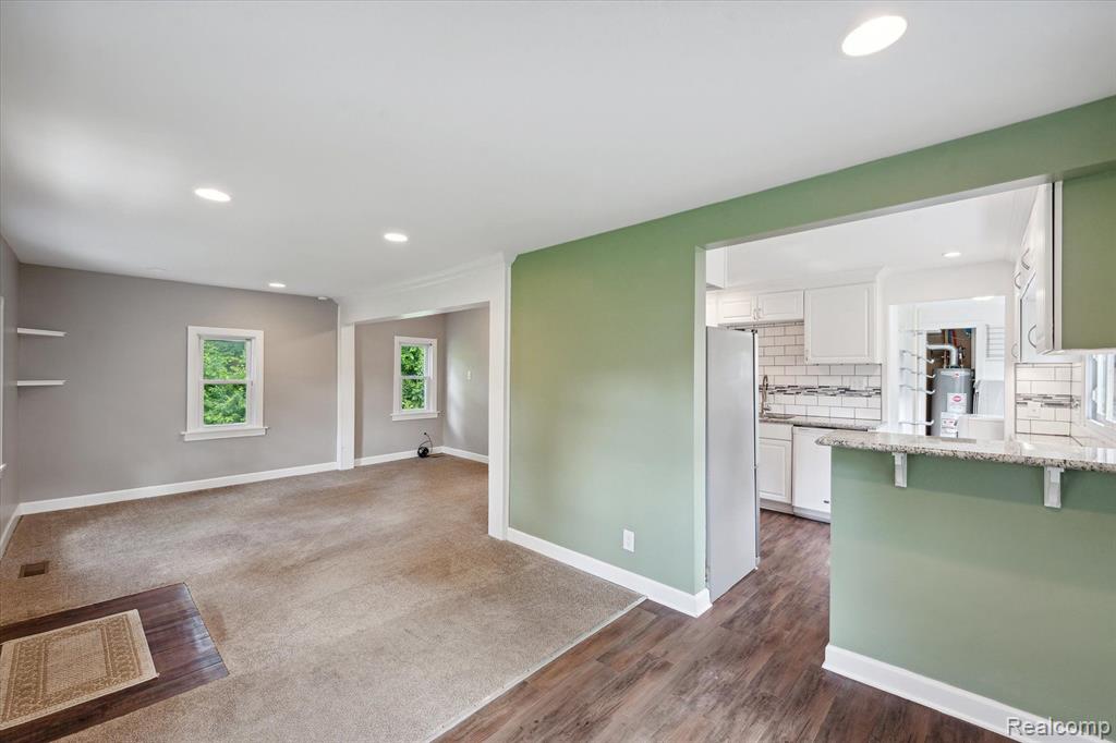 29194 Grix Road New Boston, MI 48164 - Photo 9 of 28