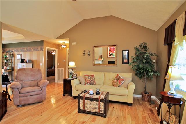 615 McCrary Road Lebanon, TN 37090 - Photo 6 of 13 other side of living room
