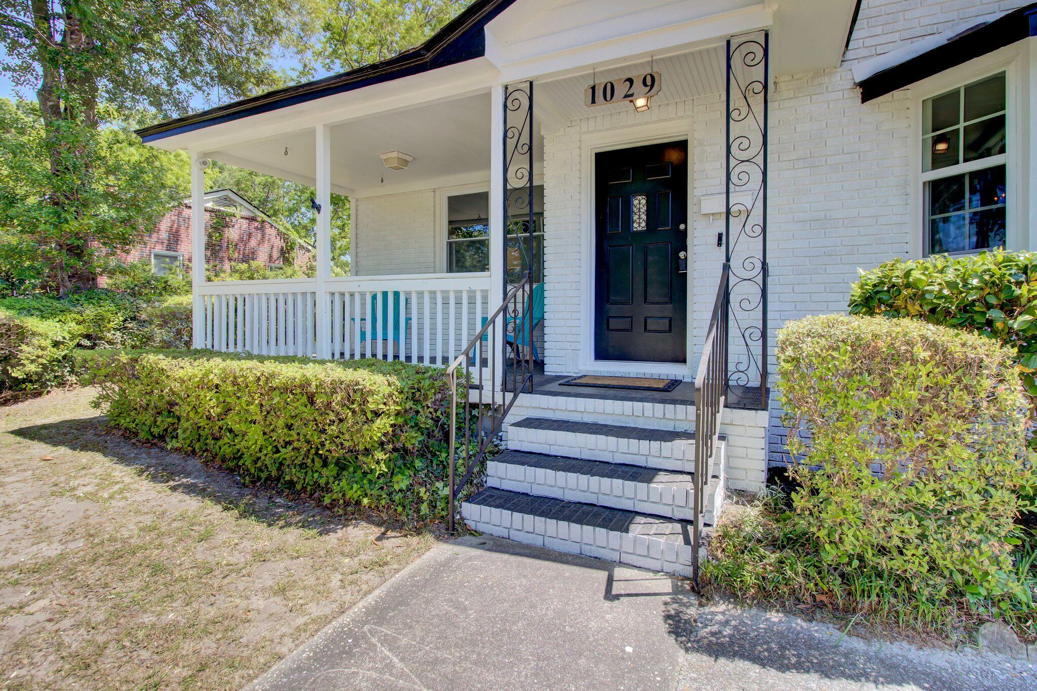 1029 Wheeler Drive Hanahan, SC 29410 - Photo 3 of 61 1Bw_a9VA