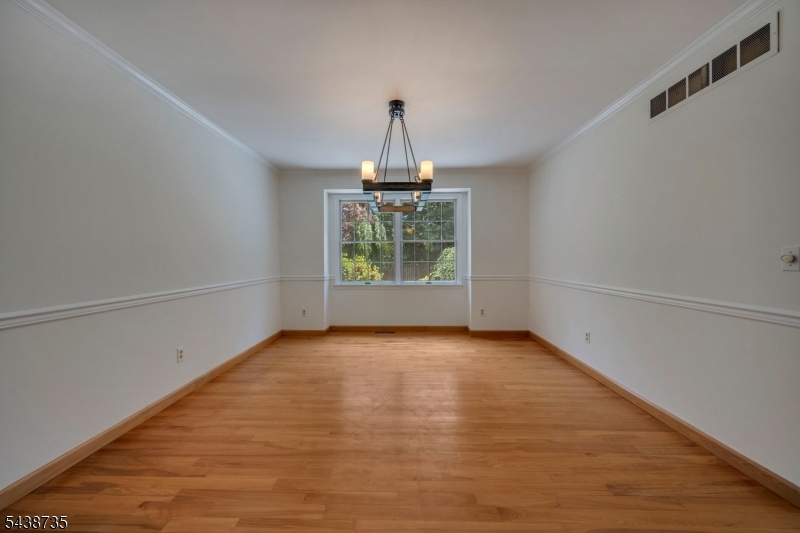 8 Glen Eagles Road Washington, NJ 07882 - Photo 6 of 41