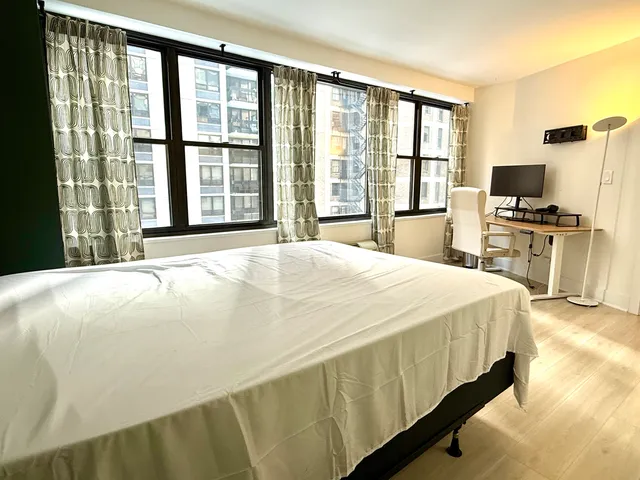 $2,500 | 850 North Dewitt Place, Unit 7F, Chicago, IL 60611