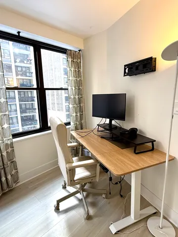 $2,500 | 850 North Dewitt Place, Unit 7F, Chicago, IL 60611